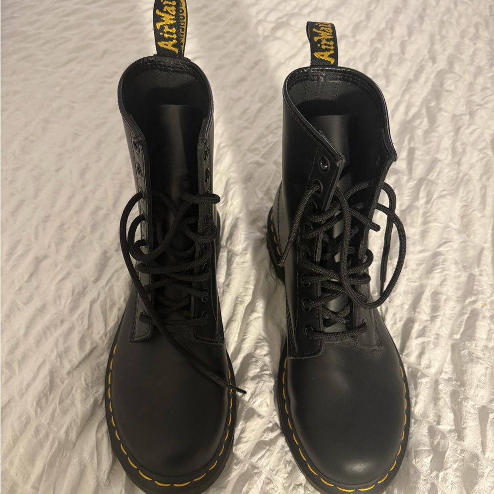 Dr. Martens - The Original View 3